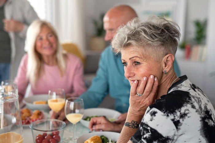 Toxic Mom Tries To Control Her Whole Family, Daughter-In-Law Refuses To Let Her Get Away With It Toxic Mom Tries To Control Her Whole Family, Daughter-In-Law Refuses To Let Her Get Away With It