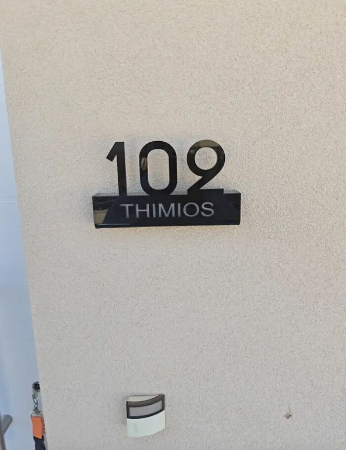 81 Ridiculous Design Choices That Somehow Got Past Every Meeting, Every Check, And Every Approval 81 Ridiculous Design Choices That Somehow Got Past Every Meeting, Every Check, And Every Approval