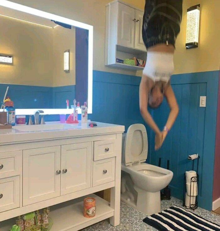 76 Cursed Images That Are Even Weirder Without Any Context 76 Cursed Images That Are Even Weirder Without Any Context