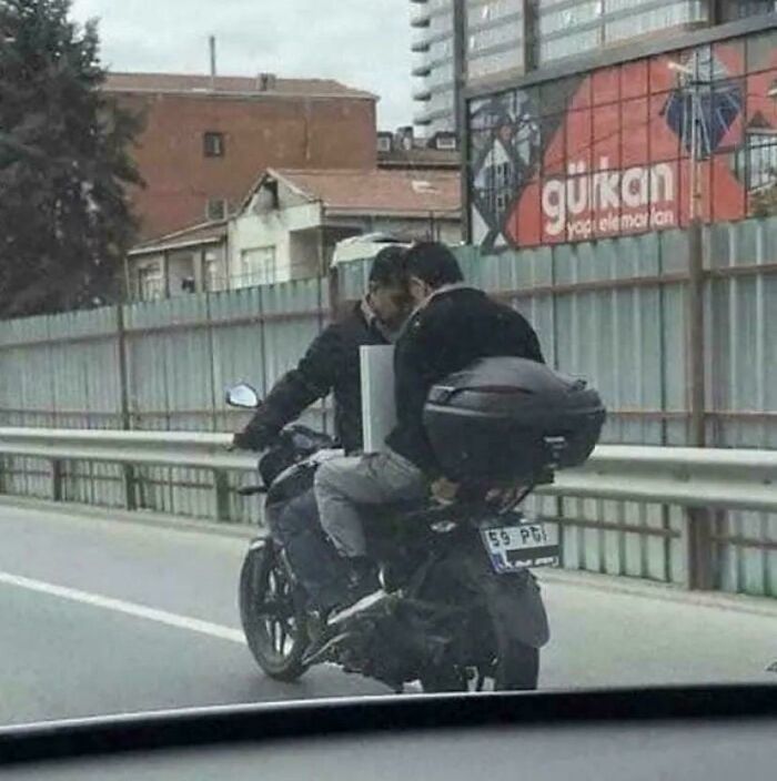 80 Photos Confusing The Eye In The Best Way, And Their Explanations Make Them Even More Amusing 80 Photos Confusing The Eye In The Best Way, And Their Explanations Make Them Even More Amusing