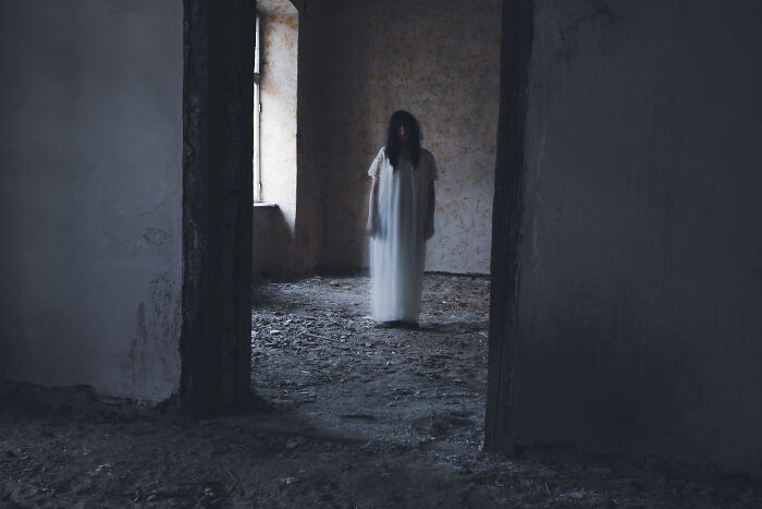 89 Funny Haunted House Stories That Show Just How Weird People Get When They&rsquo;re Terrified