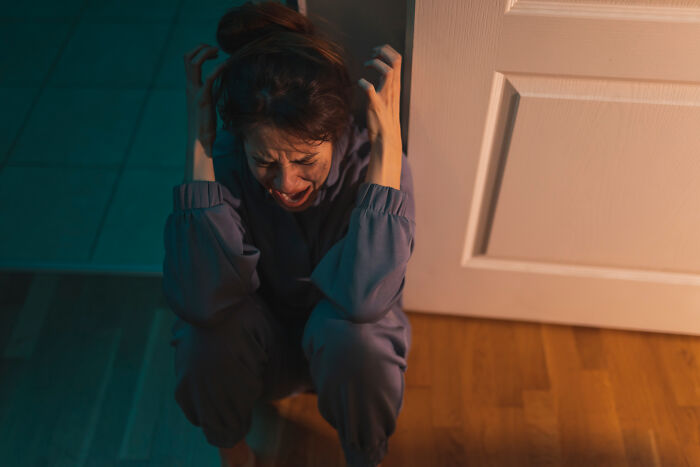 89 Funny Haunted House Stories That Show Just How Weird People Get When They&rsquo;re Terrified