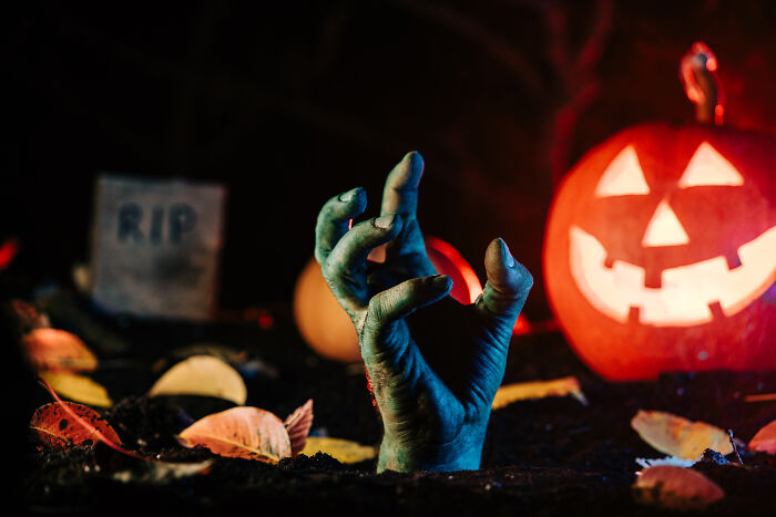 89 Funny Haunted House Stories That Show Just How Weird People Get When They’re Terrified 89 Funny Haunted House Stories That Show Just How Weird People Get When They’re Terrified