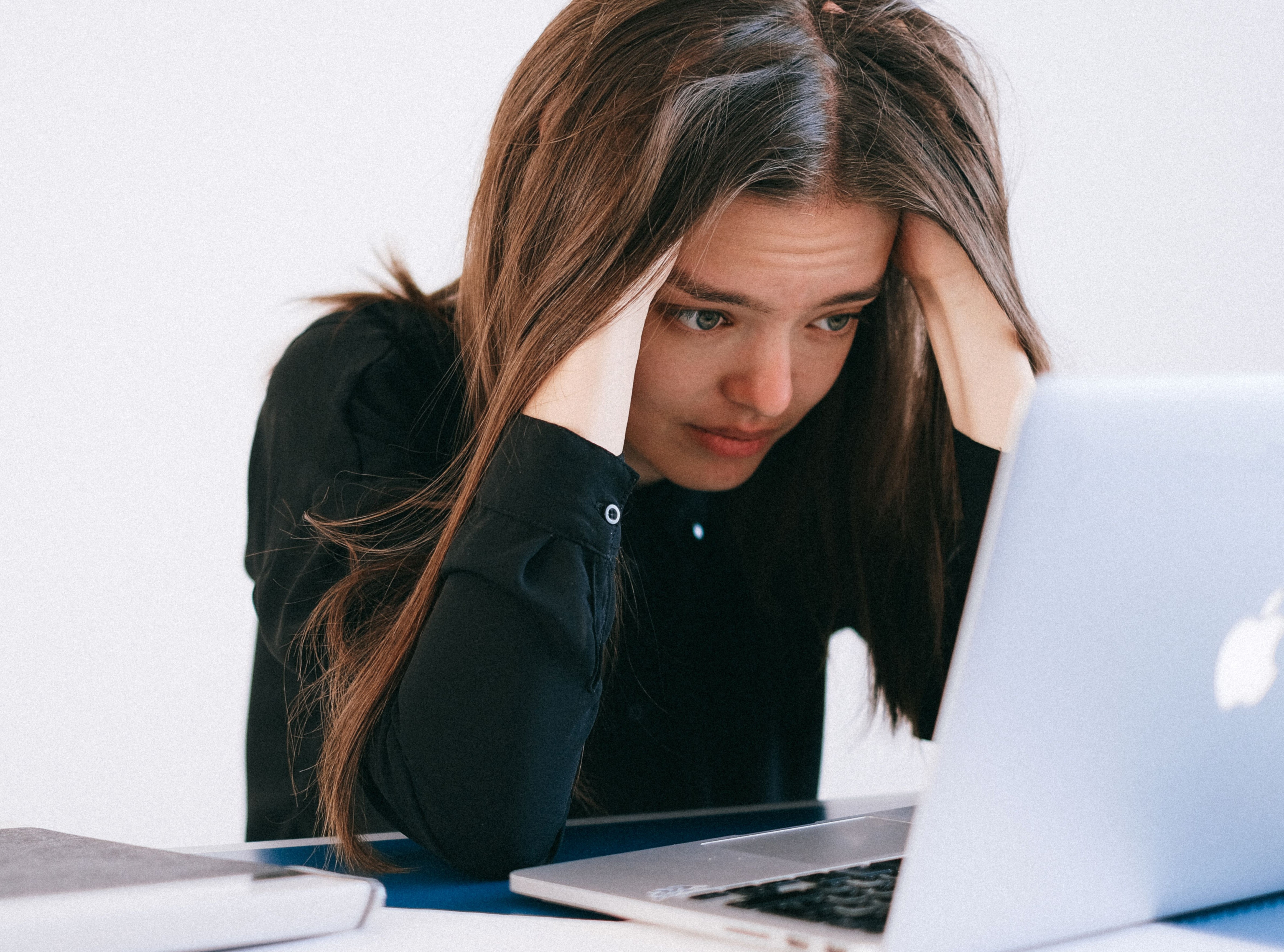 Guy Acts Like It’s GF’s Fault Her Male Coworker Is Obsessed With Her, She Doesn’t See The Red Flags Guy Acts Like It’s GF’s Fault Her Male Coworker Is Obsessed With Her, She Doesn’t See The Red Flags