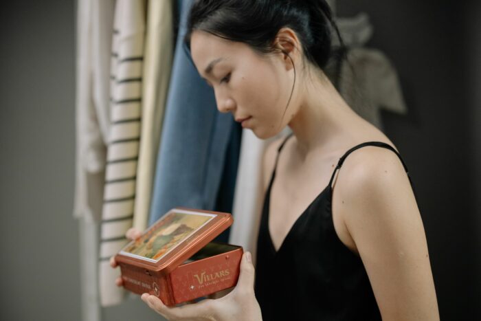 Husband’s Obsession With Wife Revealed After Hidden Photos And Secret Past Come To Light Husband’s Obsession With Wife Revealed After Hidden Photos And Secret Past Come To Light