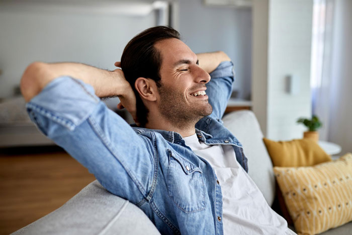 &ldquo;Where Can I Plug My Xbox?&rdquo;: Delivery Nurse Shares 5 Things Dads Do That Infuriate Her