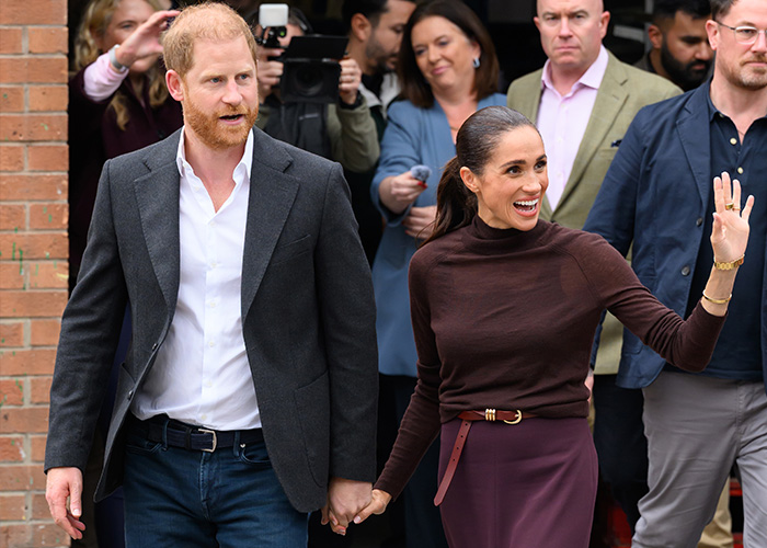“This Makes Me Sick”: Meghan And Harry Face Backlash As Netizens Spot Something Odd During Nottingham Outing “This Makes Me Sick”: Meghan And Harry Face Backlash As Netizens Spot Something Odd During Nottingham Outing