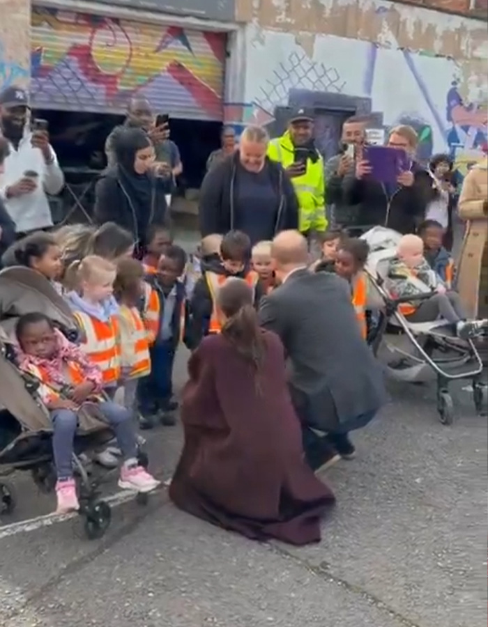 “This Makes Me Sick”: Meghan And Harry Face Backlash As Netizens Spot Something Odd During Nottingham Outing “This Makes Me Sick”: Meghan And Harry Face Backlash As Netizens Spot Something Odd During Nottingham Outing