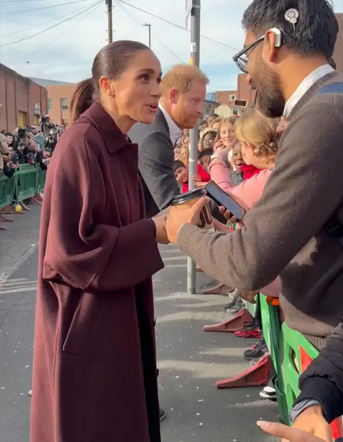 “This Makes Me Sick”: Meghan And Harry Face Backlash As Netizens Spot Something Odd During Nottingham Outing “This Makes Me Sick”: Meghan And Harry Face Backlash As Netizens Spot Something Odd During Nottingham Outing