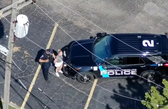 “Her Halloween Game Is Hardcore”: Woman Takes Halloween Commitment To Another Level, Ends Up In Handcuffs “Her Halloween Game Is Hardcore”: Woman Takes Halloween Commitment To Another Level, Ends Up In Handcuffs