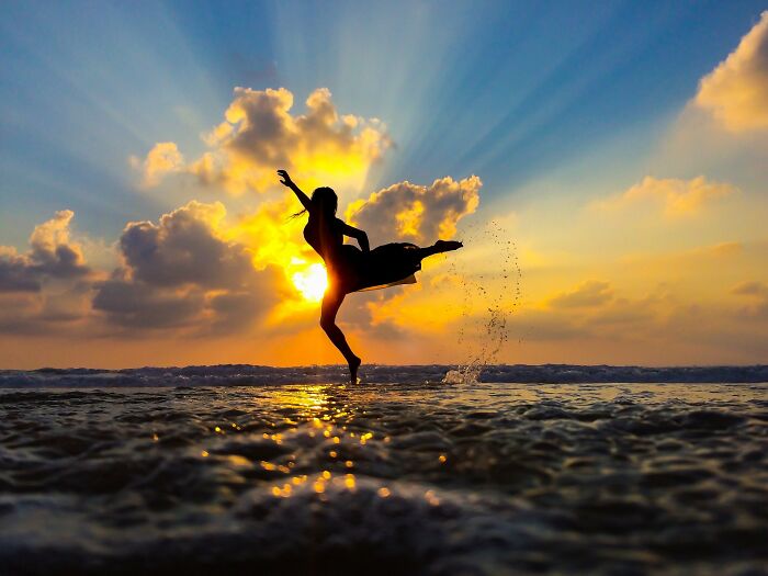 This Photographer Took 30,000 Photos Across 16 Different iPhones, And Here Are 27 Results This Photographer Took 30,000 Photos Across 16 Different iPhones, And Here Are 27 Results