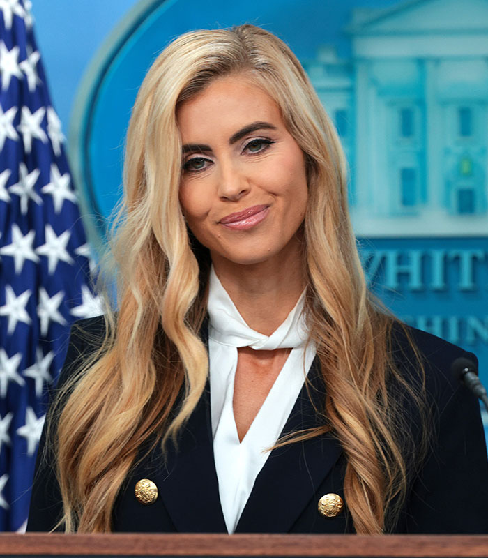 Trump’s New Press Secretary Is Out After Just Days On The Job, Following Awkward First Briefing Trump’s New Press Secretary Is Out After Just Days On The Job, Following Awkward First Briefing