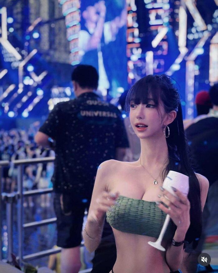 85 Edited Photos So Ridiculous They&rsquo;re Hard To Look At With A Straight Face