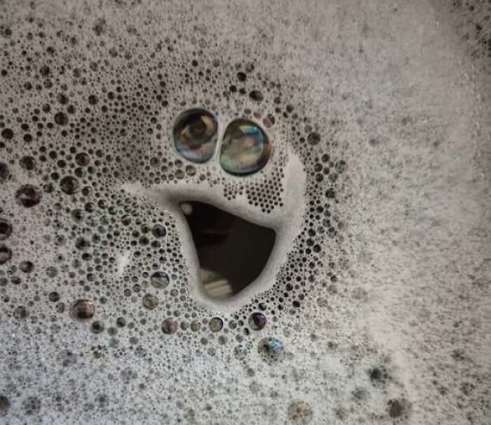 80 Random Objects That Accidentally Look Like They&rsquo;re Staring Right At You