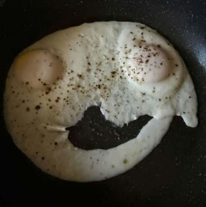 80 Random Objects That Accidentally Look Like They&rsquo;re Staring Right At You