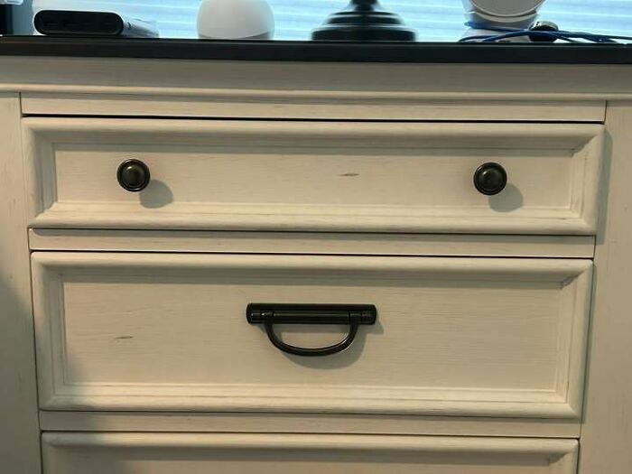 80 Random Objects That Accidentally Look Like They&rsquo;re Staring Right At You