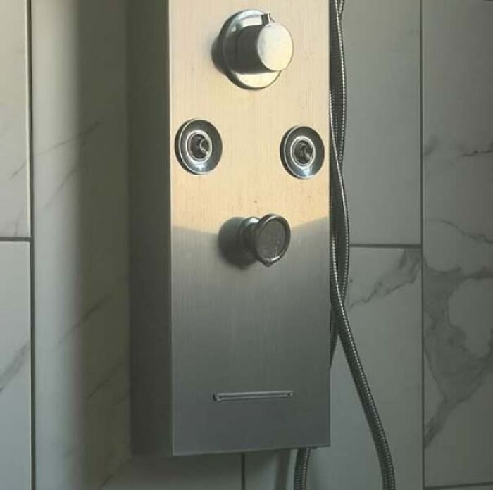 80 Random Objects That Accidentally Look Like They&rsquo;re Staring Right At You