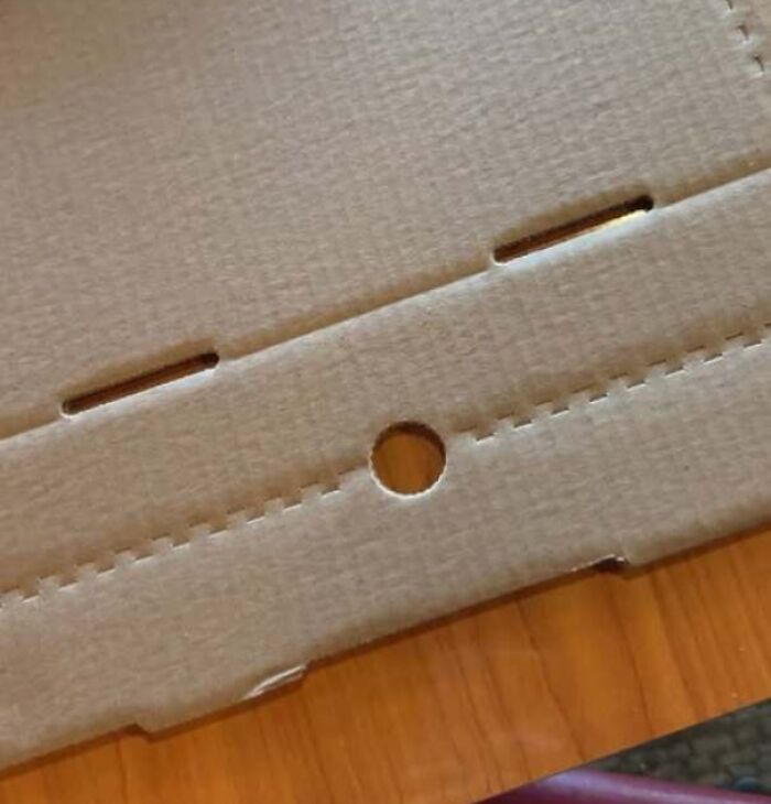 80 Random Objects That Accidentally Look Like They&rsquo;re Staring Right At You