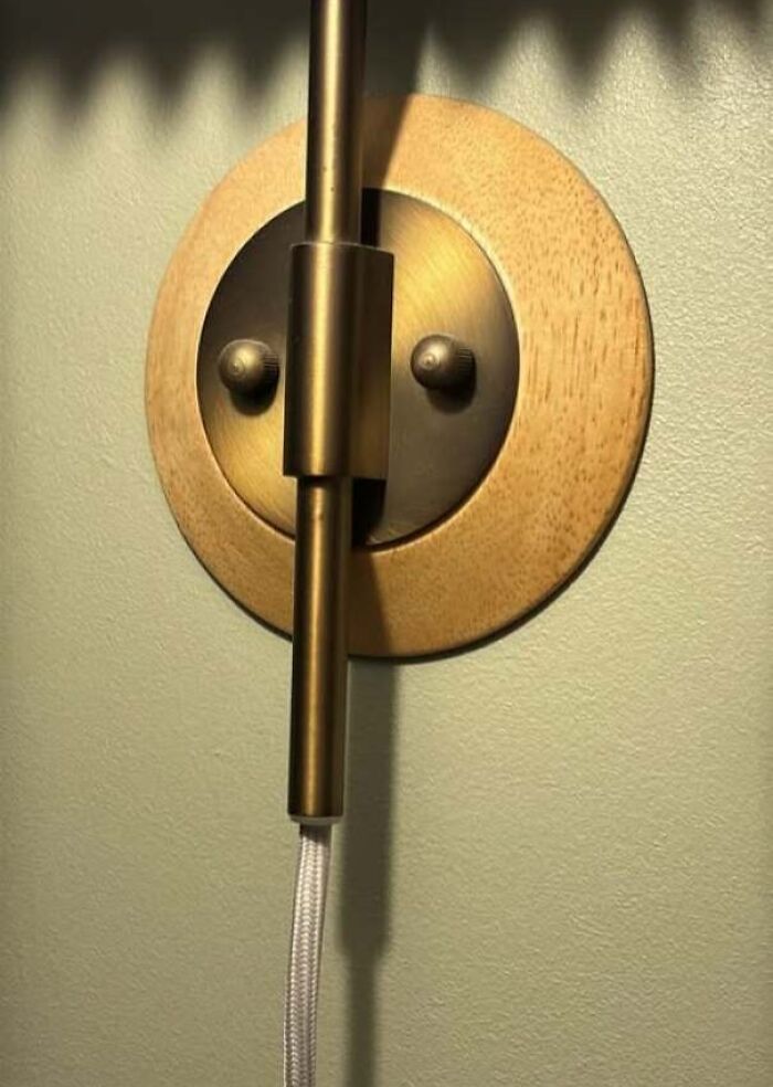 80 Random Objects That Accidentally Look Like They&rsquo;re Staring Right At You