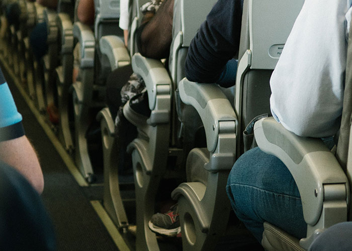46 Times People Got Stuck Next To An Entitled Passenger And Had Nowhere To Escape At 30,000 Feet