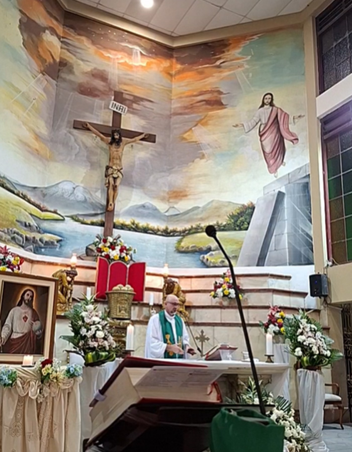 Priest Loses His Life After Massive Crucifix Falls On Him During Livestreamed Mass Priest Loses His Life After Massive Crucifix Falls On Him During Livestreamed Mass