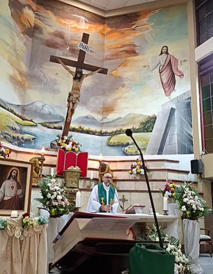 Priest Loses His Life After Massive Crucifix Falls On Him During Livestreamed Mass Priest Loses His Life After Massive Crucifix Falls On Him During Livestreamed Mass