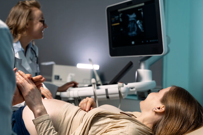 68 Women Recall The Times Their Doctors Left Them Speechless In The Worst Ways Possible