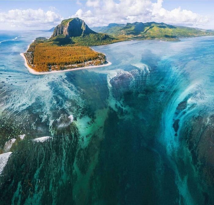 89 Creepy Deep-Water Photos That Might Stay In Your Head For A While