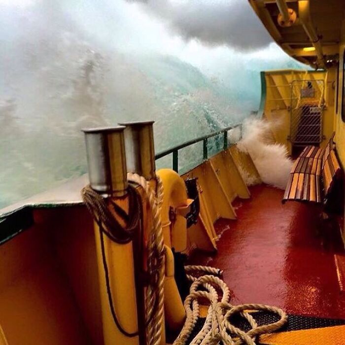 89 Creepy Deep-Water Photos That Might Stay In Your Head For A While