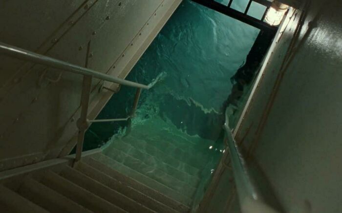 89 Creepy Deep-Water Photos That Might Stay In Your Head For A While