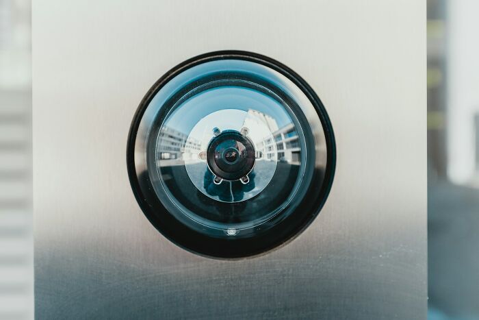 65 Awkward And Alarming Things People Saw At Someone&rsquo;s House That Ended All Future Visits