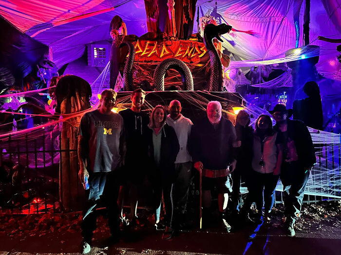 Neighborhood &lsquo;Karen&rsquo; Complains About Dad&rsquo;s Epic Halloween Display, Then The Whole Community Gets Involved