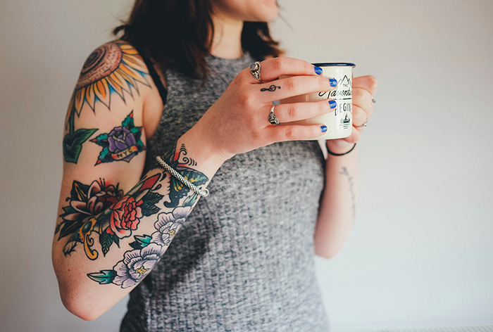 Woman Purposefully Tricks Friend To Go To A Bad Tattoo Artist, Laughs When It Gets Infected Woman Purposefully Tricks Friend To Go To A Bad Tattoo Artist, Laughs When It Gets Infected