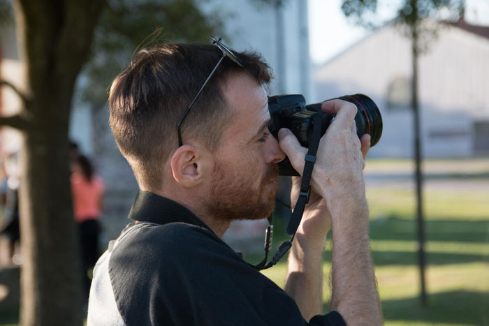 Couple Leaves Photographer A 3-Star Review, Then Gets A Response They Never Expected