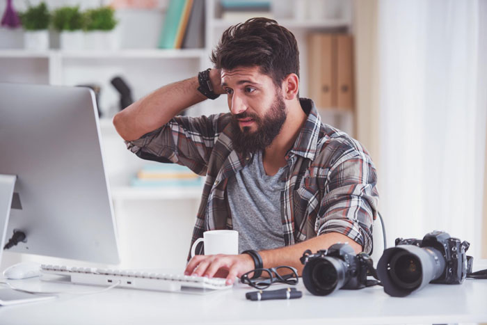 Couple Leaves Photographer A 3-Star Review, Then Gets A Response They Never Expected