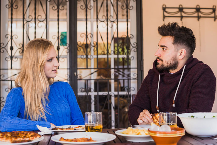 Couple Leaves Photographer A 3-Star Review, Then Gets A Response They Never Expected