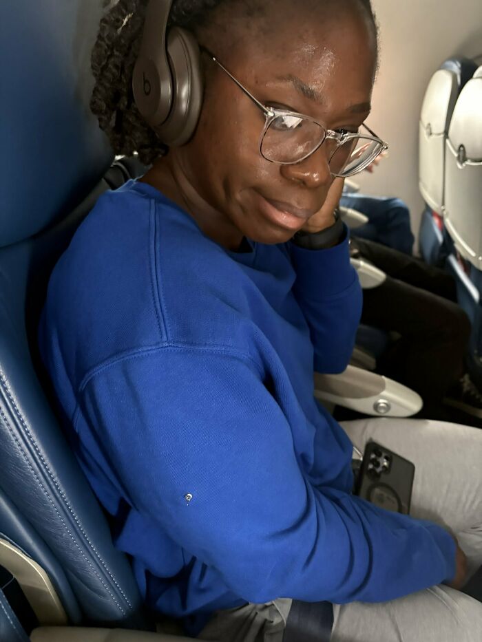 Woman Breaks Silence After Sparking Viral Debate With Earring Trick To Stop A Man Invading Her Space On A Flight Woman Breaks Silence After Sparking Viral Debate With Earring Trick To Stop A Man Invading Her Space On A Flight