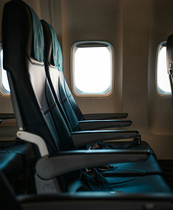 Woman Breaks Silence After Sparking Viral Debate With Earring Trick To Stop A Man Invading Her Space On A Flight Woman Breaks Silence After Sparking Viral Debate With Earring Trick To Stop A Man Invading Her Space On A Flight