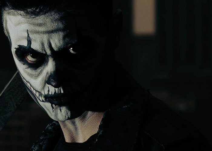 Haunted House Workers Expose The Odd And Bizarre Guest Behavior They’ve Witnessed (66 Stories) Haunted House Workers Expose The Odd And Bizarre Guest Behavior They’ve Witnessed (66 Stories)