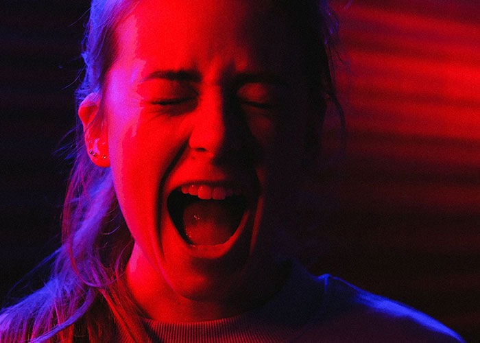 Haunted House Workers Expose The Odd And Bizarre Guest Behavior They’ve Witnessed (66 Stories) Haunted House Workers Expose The Odd And Bizarre Guest Behavior They’ve Witnessed (66 Stories)