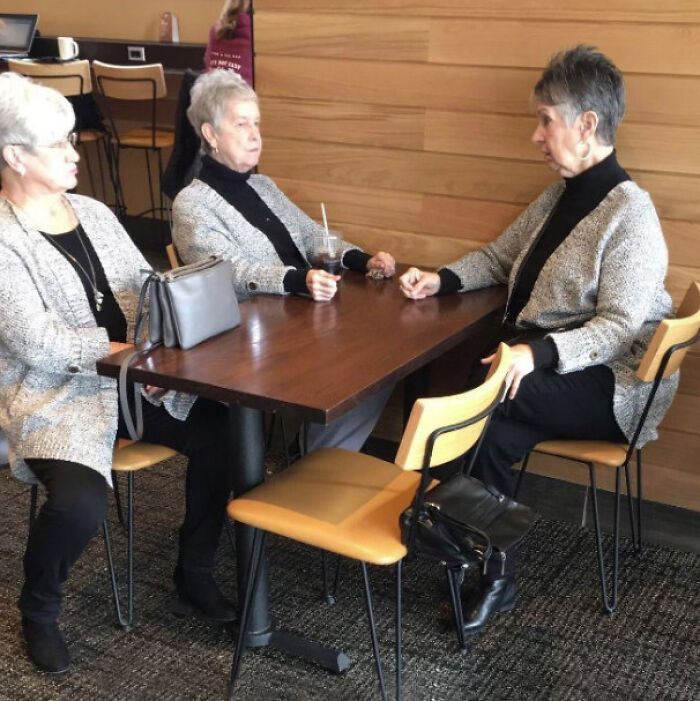 88 Glitches In The Matrix That Might Make You Stop Scrolling And Leave You Confused