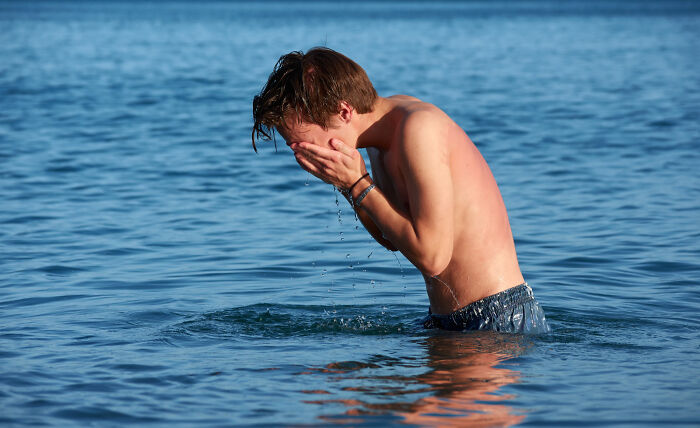 62 People Share The Scariest Few Seconds Of Their Lives, And Explain How They Survived