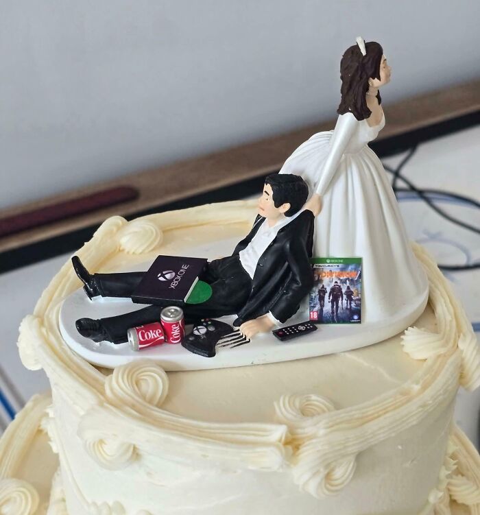 62 Wedding Guests Who Somehow Made Someone Else&rsquo;s Big Day About Themselves