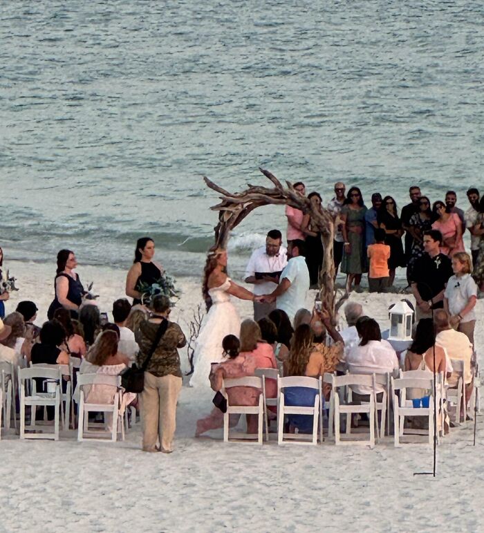 62 Wedding Guests Who Somehow Made Someone Else&rsquo;s Big Day About Themselves