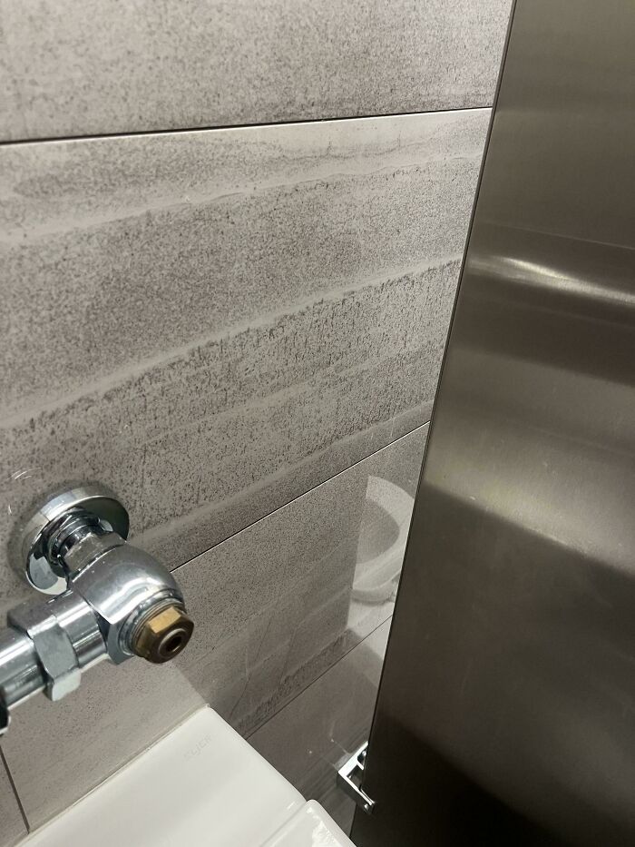 127 Hilariously Bad Designs That Somehow Got Approved By Someone With Eyes (New Pics) 127 Hilariously Bad Designs That Somehow Got Approved By Someone With Eyes (New Pics)