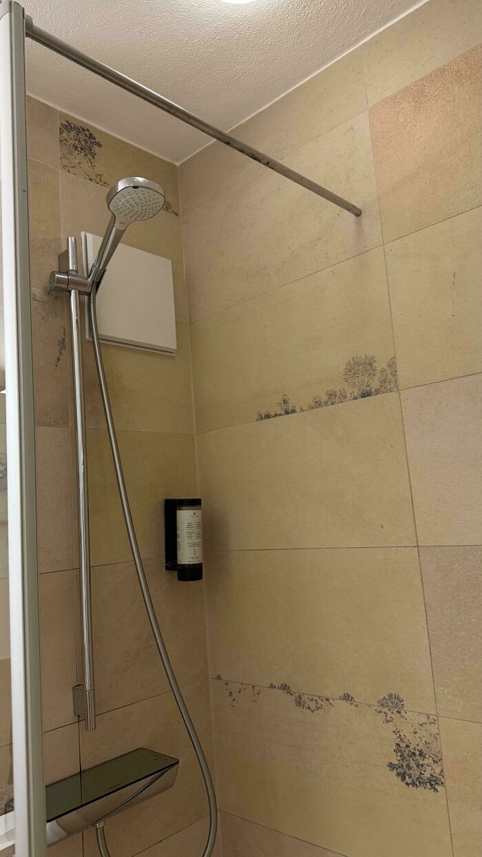 127 Hilariously Bad Designs That Somehow Got Approved By Someone With Eyes (New Pics) 127 Hilariously Bad Designs That Somehow Got Approved By Someone With Eyes (New Pics)