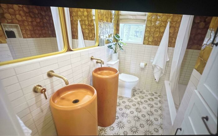 127 Hilariously Bad Designs That Somehow Got Approved By Someone With Eyes (New Pics) 127 Hilariously Bad Designs That Somehow Got Approved By Someone With Eyes (New Pics)