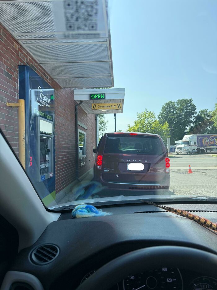 127 Hilariously Bad Designs That Somehow Got Approved By Someone With Eyes (New Pics) 127 Hilariously Bad Designs That Somehow Got Approved By Someone With Eyes (New Pics)