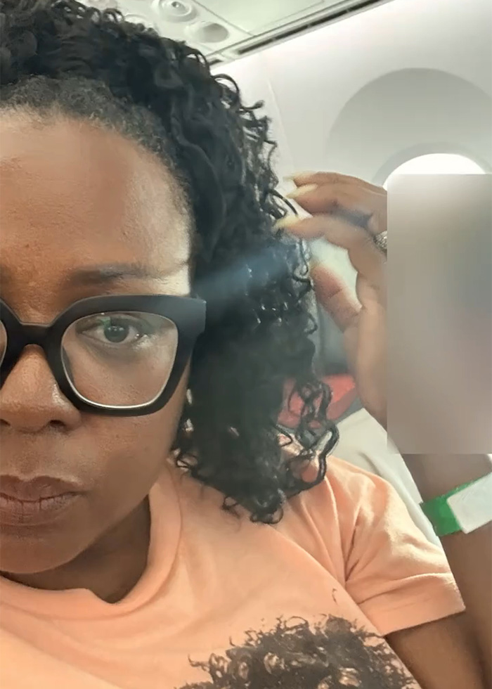 Woman Sobs After Stranger Refuses To Switch Plane Seats So She Can Sit With Husband, His Reaction Makes It Worse Woman Sobs After Stranger Refuses To Switch Plane Seats So She Can Sit With Husband, His Reaction Makes It Worse