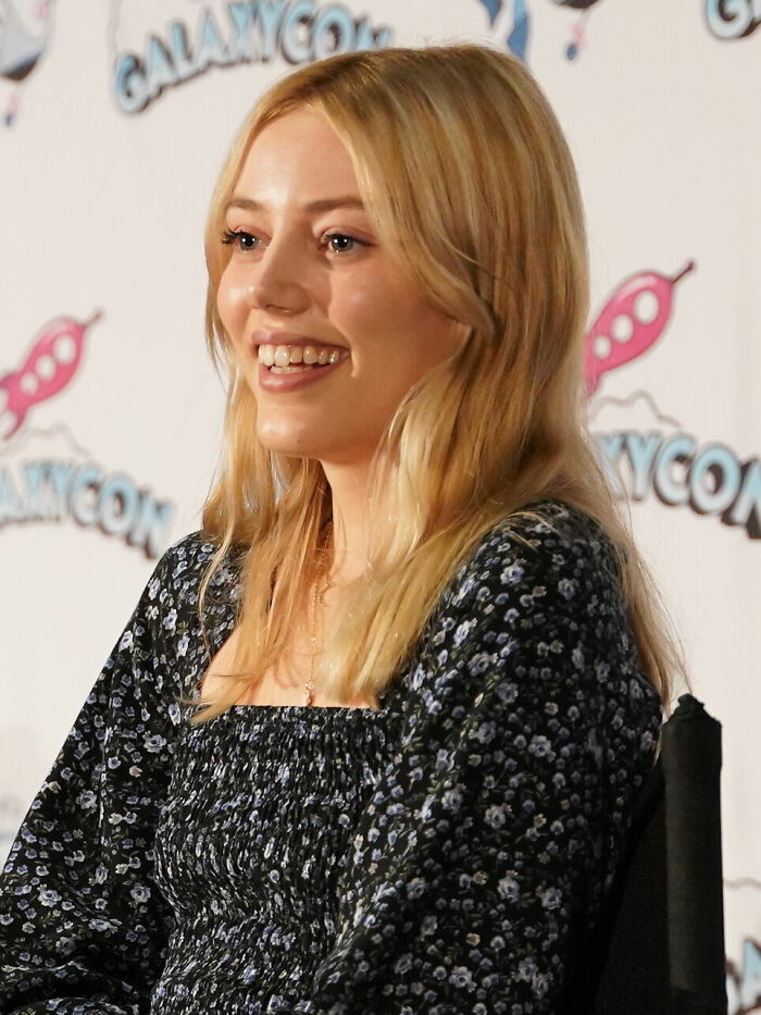 Grace Van Dien: Bio And Career Highlights